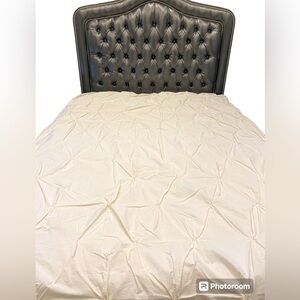 WEST ELM Cotton Pintuck Duvet Cover Full/Queen in Ivory Organic Cotton